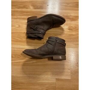Clarks Women's Brown Leather Ankle Boots Side‎ Zip Buckle Detail Size 7
